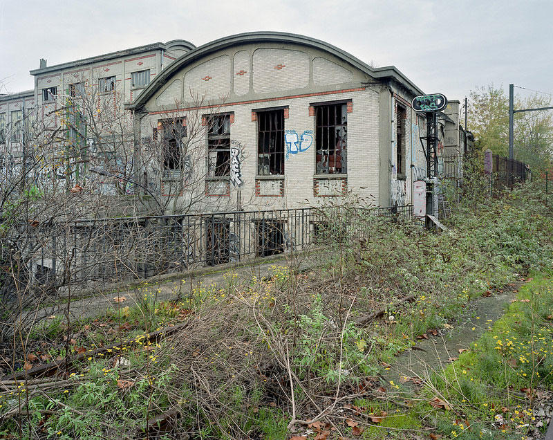 Illustration for article titled The Overgrown, Disused Railway That Still Runs Around Paris